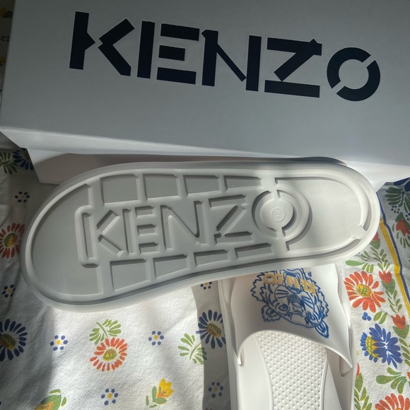 NEW Kenzo pool slides 8.5” - Picture 7 of 7
